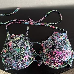 Victoria's Secret Bathing suit top 34C. Great preowned Condition!